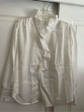 NWT white ruffle blouse long sleeve Asian sizing XL